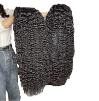 Lots de Cheveux Humains Afro Crépus Bouclés – Vente en Gros pour Fournisseurs – Cheveux Indiens Vierges Bruts Alignés avec la Cuticule – Tissages de Cheveux Humains Crépus Bouclés