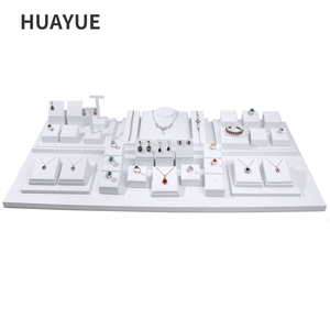 Exhibidores de Joyería Huayue, Juego de Exhibidores de Anillos, Aretes, Collares y Pulseras de Cuero PU Blanco Personalizado - Product Image 2