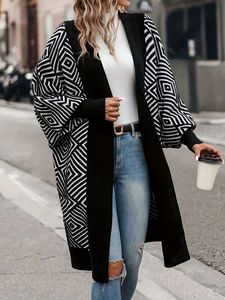 Cardigan Lungo da <span class=keywords><strong>Donna</strong></span> in <span class=keywords><strong>Maglia</strong></span> con Motivi Geometrici Bianco e Nero - Product Image 6