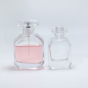 Flacons de parfum en verre plat de luxe 100ml 50ml 30ml avec pulvérisateur à pompe recyclable et design personnalisable en stock - Product Image 4