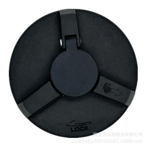 Tapa de Tanque de Combustible Hualing para Camiones Xingma Zhixing Mitsubishi, Repuesto de Plástico Negro y Hierro - Product Image 3