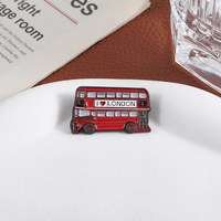 En gros, Pin's vintage rouge 'I Love London Bus' en émail souple pour magasin de souvenirs, cadeau de voyage, souvenir de fête, sac à dos