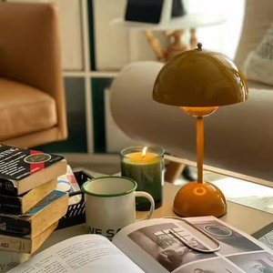 Lampe de table moderne portable sans fil rechargeable 3 couleurs LED tactile pour la décoration de la maison et de la chambre couleur bleue - Product Image 3