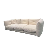 Heilendes Sofa im Cremigen Stil, Neues Sofa für Große Wohnungen, Designer-Wohnzimmer mit Behaglichem Gefühl, Stoffsofa mit Daunen-Replika