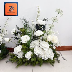 Arrangement floral en soie blanche <span class=keywords><strong>de</strong></span> haute qualité pour allée <span class=keywords><strong>de</strong></span> <span class=keywords><strong>mariage</strong></span>, centres <span class=keywords><strong>de</strong></span> <span class=keywords><strong>table</strong></span> floraux pour église et cérémonie en extérieur - Product Image 2
