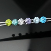 Pendiente de titanio quirúrgico Clover Jewelry con circonita cúbica de corte fuego, rosca interna para piercing de hélice, tragus y concha.