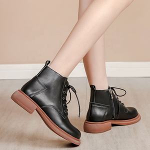 Botines de cuero marrón estilo británico para mujer, con cordones, suela suave, botas casuales con cierre de cremallera, estilo de punta ancha, botas de invierno - Product Image 5