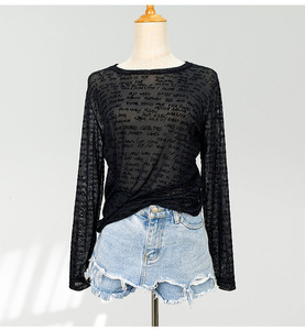 Versione floccata, maglietta a rete da donna, camicetta sottile con stampa di lettere, top trasparente traforato, t-shirt <span class=keywords><strong>nera</strong></span> a <span class=keywords><strong>maniche</strong></span> <span class=keywords><strong>lunghe</strong></span> - Product Image 3
