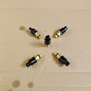 Engine Parts DB58 DB58T Water Temperature Sensor 2547-9038B 25479038B 2547-9038 for DH220-5 DH150-5 DH220-7 DH400-5 DH340-5 - Product Image 2