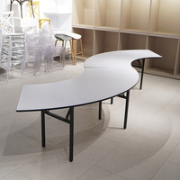 Table d'activités pliante rectangulaire et ronde en bois au design moderne, utilisée pour les mariages en plein air, les événements de restaurants