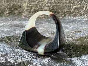 Bagues en corne de buffle faites à la main pour femmes, bijoux en corne naturelle, design artisanal unique, accessoire de mode élégant, cadeau parfait - Product Image 3