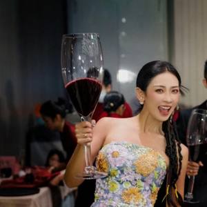 Cerveza de vidrio transparente de alta capacidad Stein Giant Creative and Distinctive Modern Drinkware para Bar Party Celebration - Product Image 2