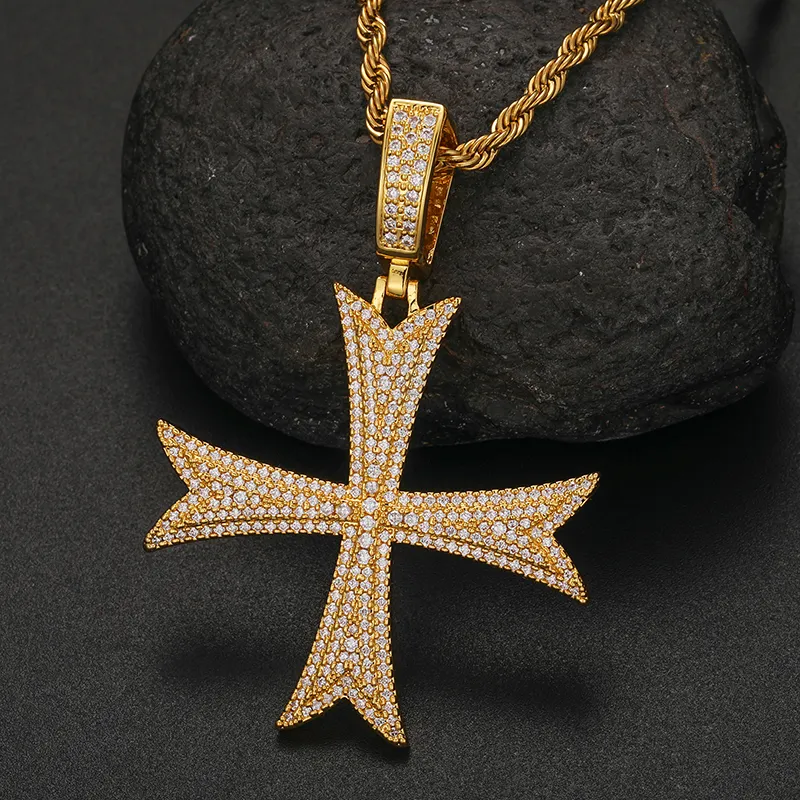 Pendentif croix en laiton Zircon diamant Hip Hop bijoux pendentif plaqué or pendentif croix à la mode collier