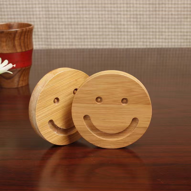 ถ้วยกลมสองใบพร้อมลายหน้ายิ้ม