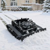 Tondeuse à gazon multifonctionnelle télécommandée avec pelle à neige montée à l'avant pour le déneigement des allées et l'entretien des terrains ruraux