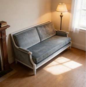 Canapé moderne minimaliste en velours bleu clair, 2 places, avec structure en bois blanc - Product Image 2