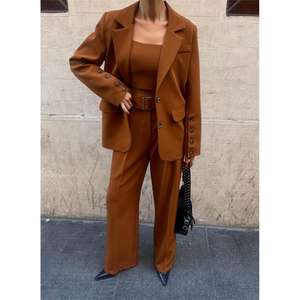 Ensemble de costume pour femme marron, veste bustier à 4 boutons et pantalon en tissu peigné - Product Image 6