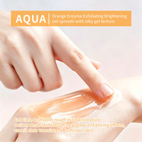 Gel exfoliant aux enzymes d'orange qui élimine en douceur les peaux ternes, lisse la texture rugueuse, unifie le teint et procure une hydratation durable