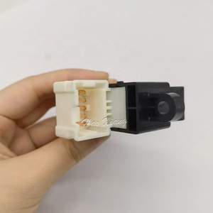 Haoxiang 25411-0V000 Interrupteur de lève-vitre de haute qualité compatible avec Nissan Almera Tino NP300 Patrol GR Pickup - Product Image 2