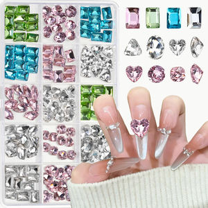 15 Rejillas de Cristales de Plástico 5D, Adornos para <span class=keywords><strong>Uñas</strong></span> Libres de BPA, Cristales de Lujo en Forma de Corazón y Cubo, Gemas Rosas y Verdes - Product Image 1