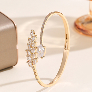 <span class=keywords><strong>Set</strong></span> Cincin dan Gelang Zirkon Perak/ Berlapis Emas Tembaga <span class=keywords><strong>Set</strong></span> Gelang dan Cincin, Cocok untuk Pria dan Wanita untuk Acara Pesta - Product Image 3