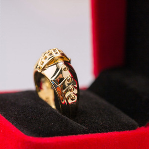 Anello a Forma di Bocca di Pesce in Cristallo per Donne, Tono Dorato, Accessorio Moda per Uso Quotidiano - Product Image 4