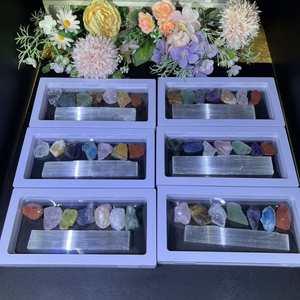 Cristallo naturale regalo Set di sette <span class=keywords><strong>Chakra</strong></span> pietre curative cristalli in pietra grezza e strisce di gesso - Product Image 1