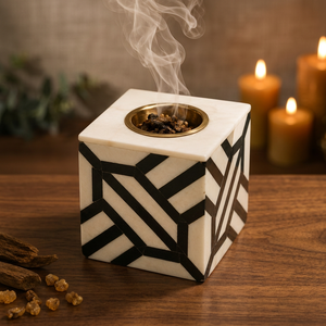 Quemador de Incienso de Resina Geométrica Negra con Borde Dorado, Difusor de Aromaterapia para Decoración del Hogar, Uso en Todas las Estaciones, Fragancia para Ramadán y Eid - Product Image 1