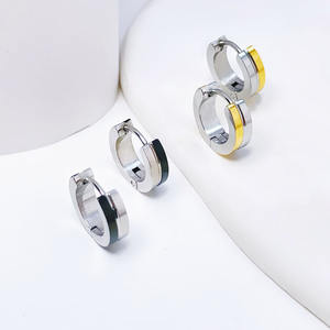 Conjunto de joyería de acero Unisex de alta calidad, pendientes de diseño hueco de acero inoxidable, regalo impermeable chapado en oro - Product Image 1