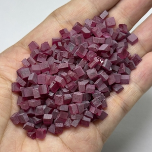 Nouveau produit : Rubis rouges bruts préformés carrés et ronds de 3 mm, 4 mm, 5 mm (lot de 5) #   Matériau : Rubis synthétique brut - Product Image 2