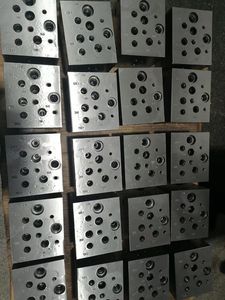 Bloc de distribution hydraulique GAT standard/non standard fabriqué par Saiz, stock important personnalisé, haute qualité, prix compétitif - Product Image 3