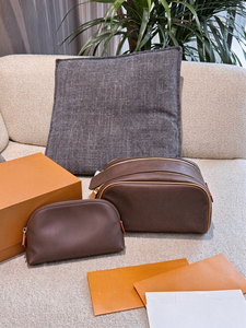 Designer <b>bag</b> hot selling leather makeup <b>toiletries</b> <b>bags</b> for <b>women</b> brand luxury <b>bag</b> sets wholesale - Product Image 1