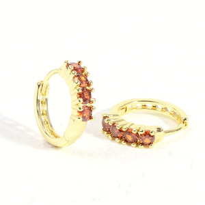 Pendientes de <span class=keywords><strong>Aro</strong></span> Huggie de Lujo con Circones Negros, Rojos y Rosas, Chapados en Oro de 14K, Joyería Atemporal, Pendientes Elegantes para Ocasiones Formales - Product Image 3