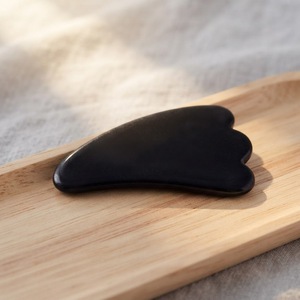 Masajeador de tablero de <span class=keywords><strong>Guasha</strong></span> de piedra de jade negro de alta calidad para cara - Product Image 2