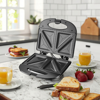 Machine à sandwich à 2 tranches pour la cuisson des sandwichs, des gaufres et des paninis électriques.