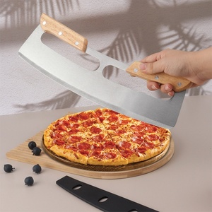 Grand coupe-pizza en acier inoxydable avec manches en bois et housse de protection - Outils à pizza - Product Image 3
