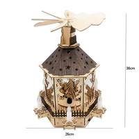 Weihnachts dekorationen Laser geschnittene Holz pyramide mit rotierender Platte und 6 LED-Kerzenhaltern