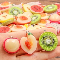 P27 Harsen Gemengde Fruitplakjes Charms Mini Watermeloen Kiwi Dragon Fruit Hangertjes voor DIY Sieraden maken Benodigdheden Groothandel