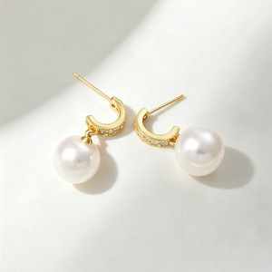 Pendientes de Moda con Perlas Doradas y Diseño Geométrico, Joyería para Mujer EDB-072 - Product Image 4