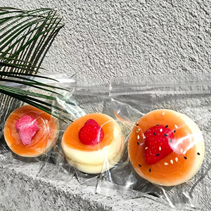Jouets Squishy Alimentaires en Gros Nouveau Design Soufflé au Fromage Gâteau Fraise Jouet Squishy Anti-Stress Balle à Presser Taba Unisexe - Product Image 3