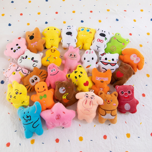 Lote de llaveros de peluche mini de 12 cm con diseños de hongos, fantasmas, tortugas y personajes con máscaras, colgantes de muñecos de peluche, premios para máquinas de garras - Product Image 3