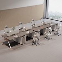 Bureau de travail simple pour employé, poste de travail de bureau
