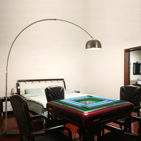 Lampadaire LED de luxe moderne certifié avec base en acier inoxydable, hauteur réglable, interrupteur au pied et télécommande pour hôtel