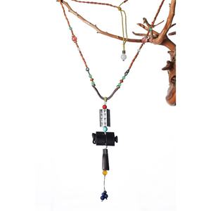 Colgante Tradicional de Madera de Ébano Consecrada para Proteger del Mal, Amuleto Protector para la Protección del Hogar - Product Image 1