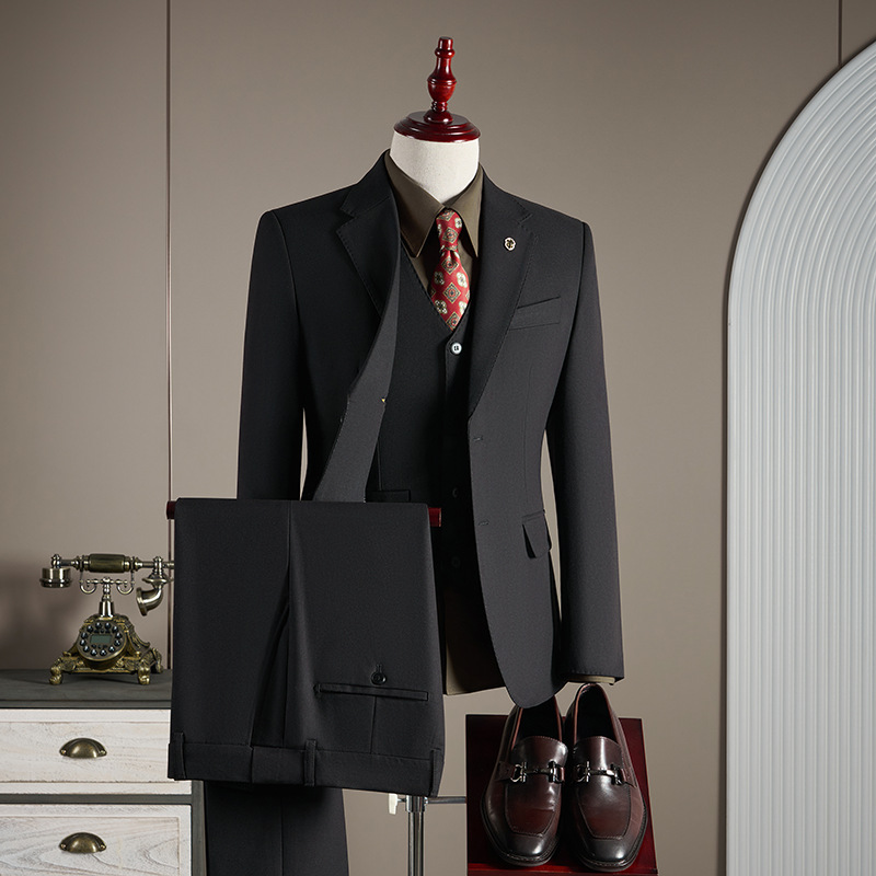 Nero [abito + gilet + pantaloni]