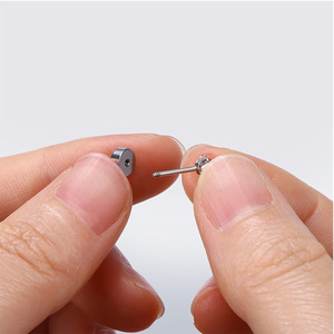 Pendientes de Acero Inoxidable con Cristal de 4mm, Discos Dentados Internos de 1.0 y 1.2mm, Accesorios Unisex para Uso Diario - Product Image 2