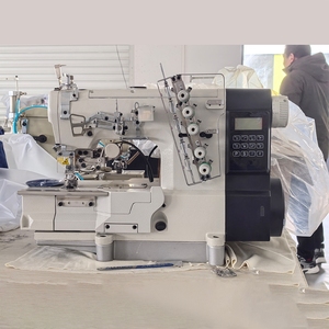 Machine à coudre interlock à 3 aiguilles et 5 fils à entraînement direct DT 500-01CB/EUT/DT avec coupe-fil électronique automatique et moteur - Product Image 2