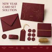 Carte de vœux personnalisée 2027 en carton bordeaux avec papier artistique géométrique, gaufrage à chaud or, enveloppe et pochette de protection, impression de logo OEM