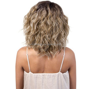 Nouveautés Perruques <span class=keywords><strong>Cheveux</strong></span> Mélangés de Fabricant Perruques Ondulées Courtes Grande Bouclée avec Dentelle Frontale de 14 Pouces <span class=keywords><strong>Cheveux</strong></span> Aligné Cuticule - Product Image 4