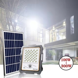 ไฟส่องสว่างกลางแจ้ง 100w 200w 500w 400w กันน้ำ IP65 แบบพกพา พร้อมรีโมทคอนโทรล 300w ไฟส่องแบบโซลาร์ LED พร้อมเซ็นเซอร์ตรวจจับความเคลื่อนไหว - Product Image 3